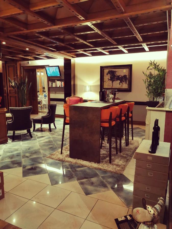Hotel Eden Bethune Bagian luar foto