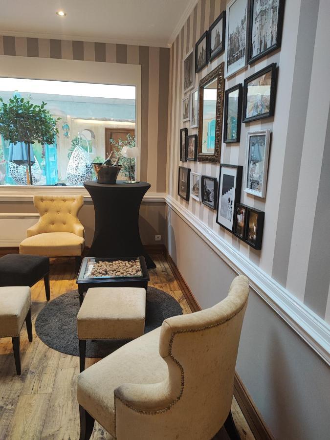 Hotel Eden Bethune Bagian luar foto