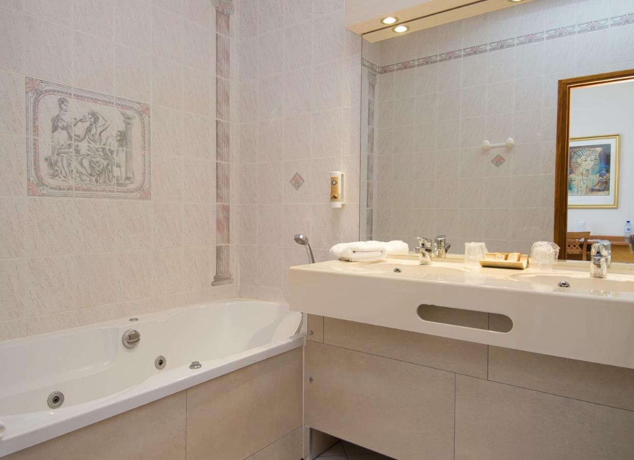 Hotel Eden Bethune Bagian luar foto
